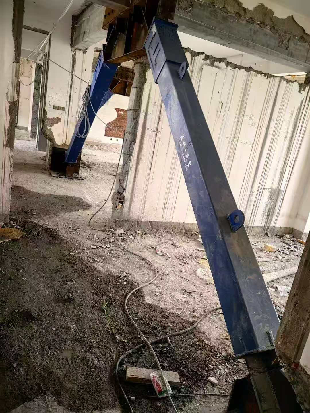 铜仁柱子粘钢加固施工工艺